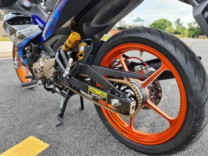 Shock belakang pakai Ohlins