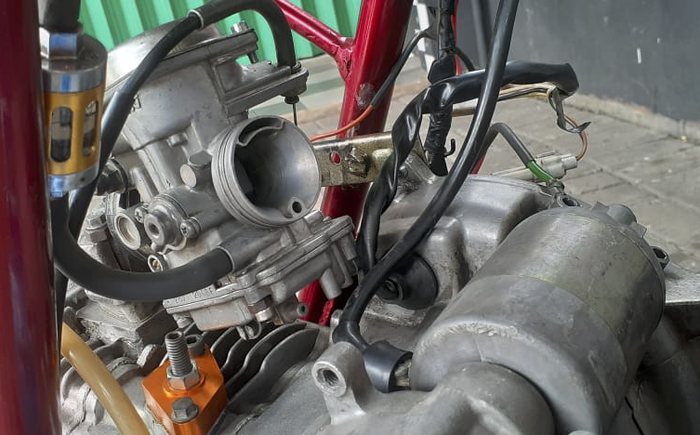 Karburator pakai original Yamaha Mio dengan sentuhan lemer 