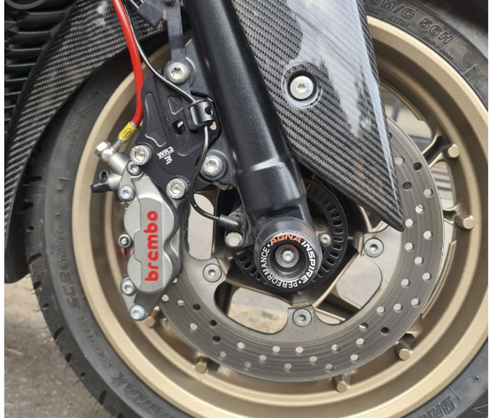 Kaliper rem pakai Brembo 4pot dengan braket WR3 