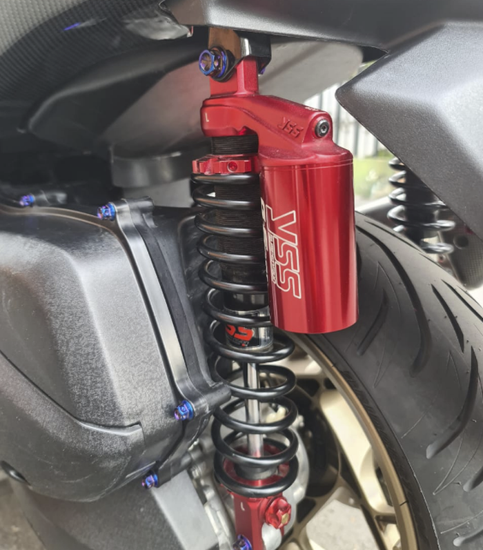 Sokbreker belakang pakai YSS G-Sport Red Series