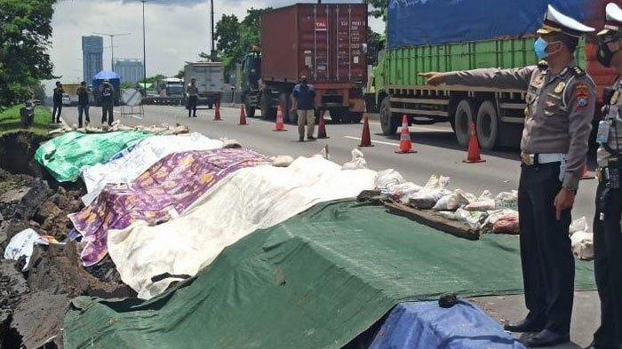awas ruas Jalan Tol Surabaya-Gempol ambles hingga 1,5 Meter.