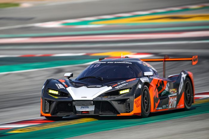 KTM X-Bow GTX saat berlaga di balap ketahanan 24 Hours of Barcelona 2020