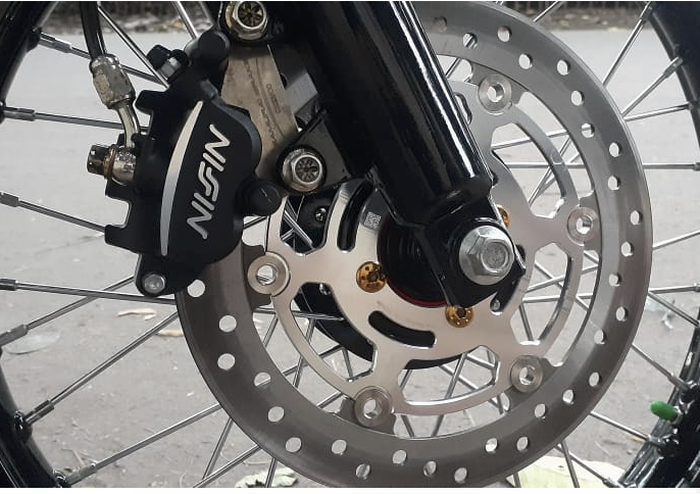 Handel, master dan kaliper rem pakai Nissin 4 pot