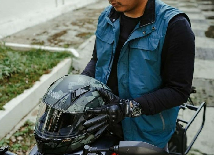 helm full face Eiger Nakatago FF300