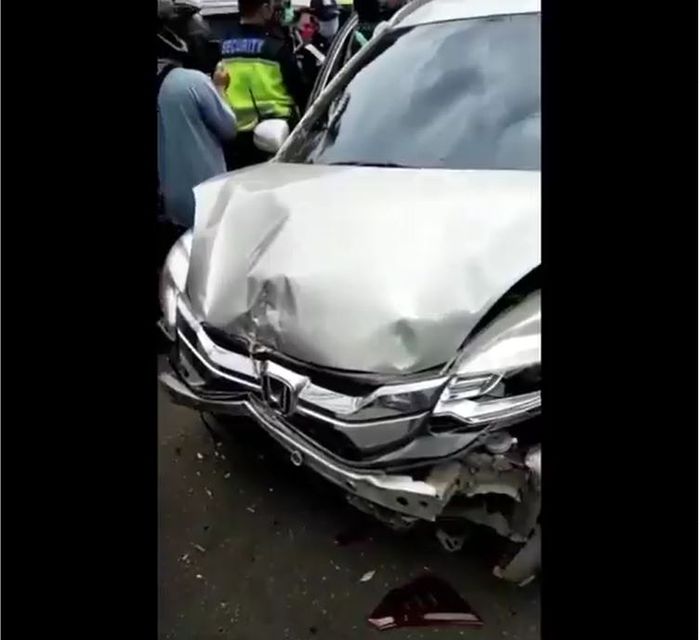 Kondisi Honda Mobilio yang pengemudinya tewas dengan kondisi mulut berbusa di Kelapa Gading
