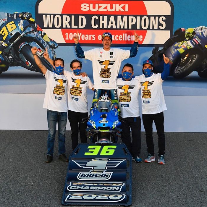 Tim Suzuki MotoGP berhasil menyabet dua gelar sekaligus pada MotoGP 2020, yakni juara tim dan juara pembalap.