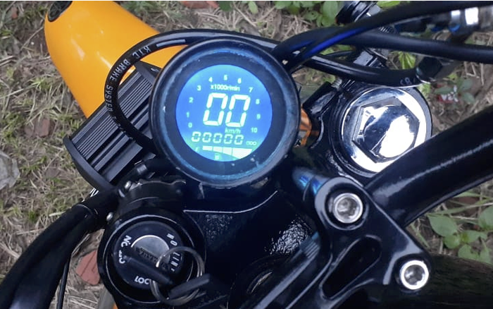 Tipis-tipis menolak tua Yamaha RX-King 1992 templok speedometer digital.  
