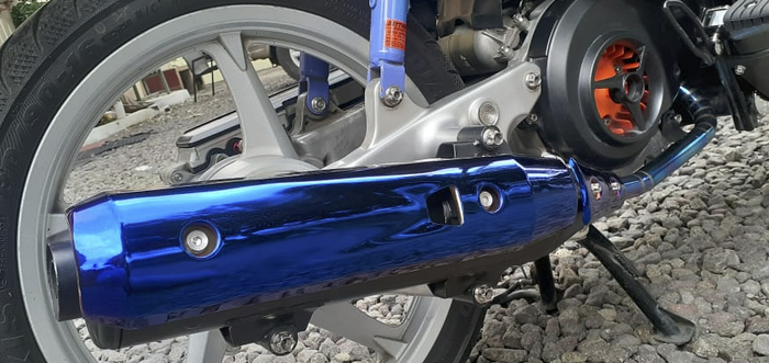 Tameng, leheran knalpot pakai custom asal Thailand