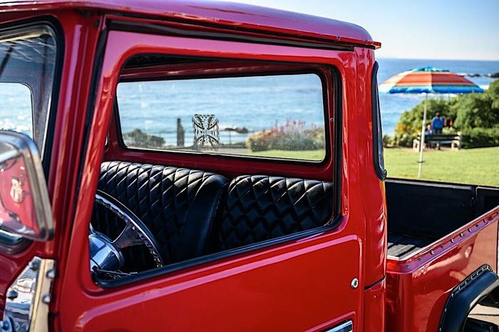 Kabin dibungkus kulis berpola wajik