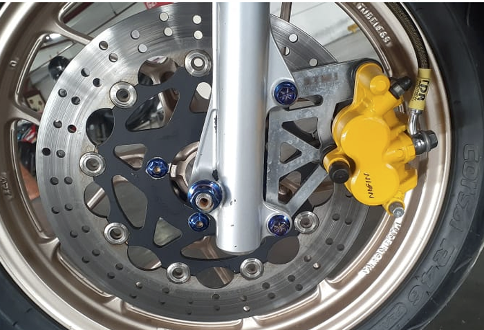 Discbrake pakai ukuran 260mm dan kaliper rem Honda CRF