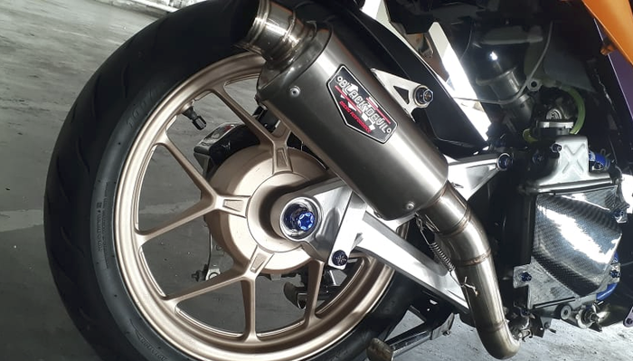 Silencer knalpot pakai Black Devil dan leheran CLD