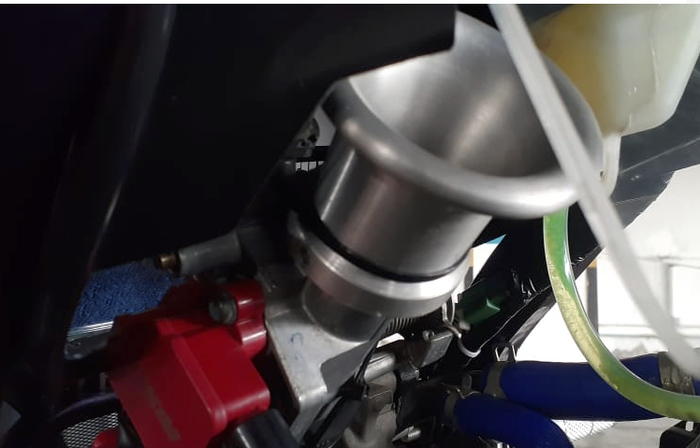 Trhotle body sengaja terlihat dari luar usung konsep racinglook