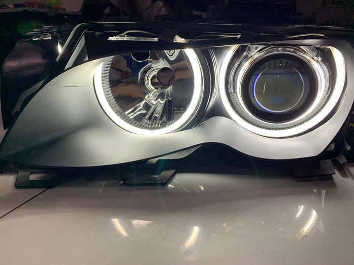 Custom headlamp BMW  E46 menggunakan projector blue lens di bengkel SACS Asia Jaya Motor