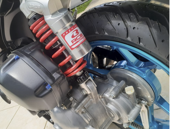 Sokbreker pakai RCB Premium