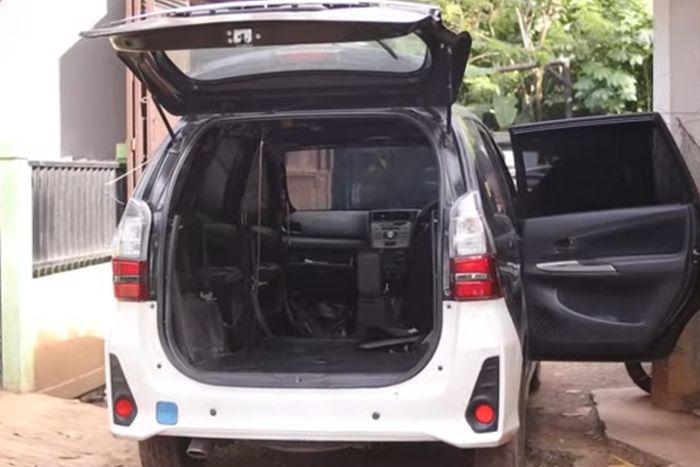 Ubahan buritan Transmover ala Veloz baru