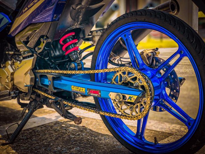 Swingarm dan shock belakang juga diganti
