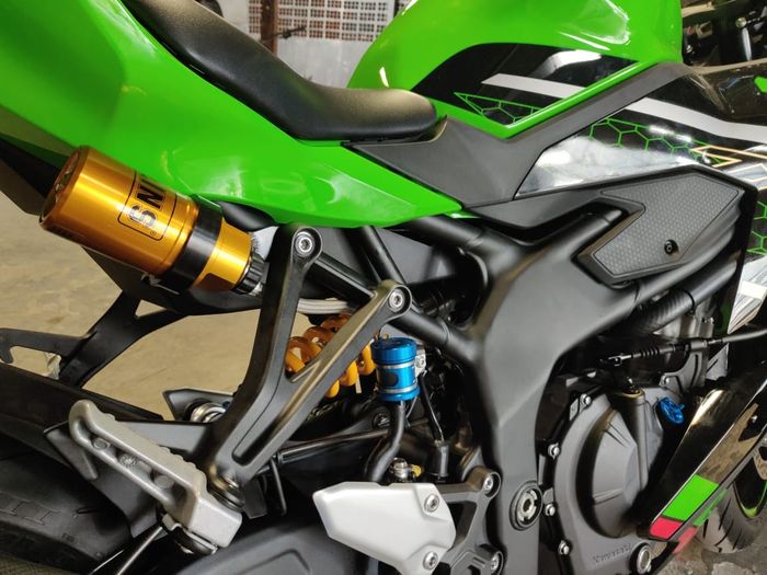 Dibanderol Rp 14,5 juta, monosok Ohlins untuk ZX-25R garansi hingga 3 tahun