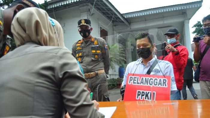 Salah satu pengendara moge yang melanggar aturan ganjil genao di Bogor