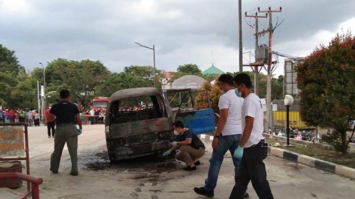 Suzuki Carry yang terbakar saat mengisi bensin di SPBU hingga menewaskan bocah berusia 5 tahun