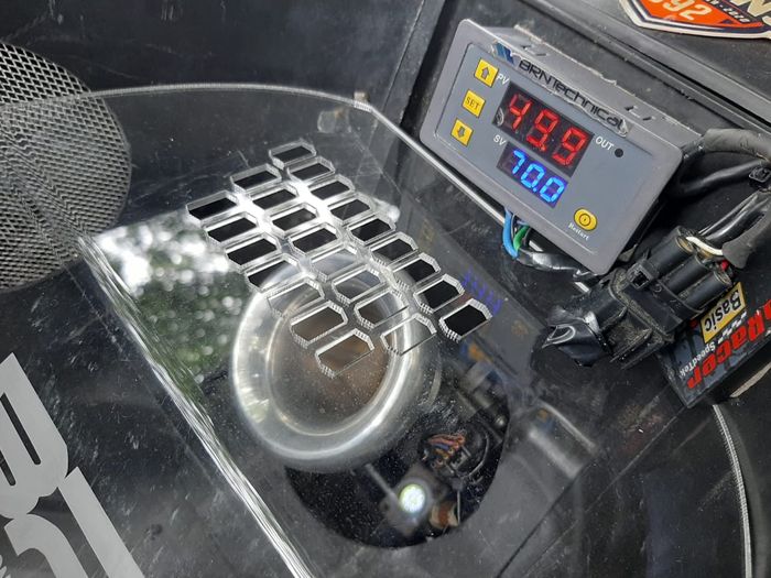 Mesin bore up 200cc ++, trotle body menonjol di dalam bagasi dan indikator ekstrafan BRN