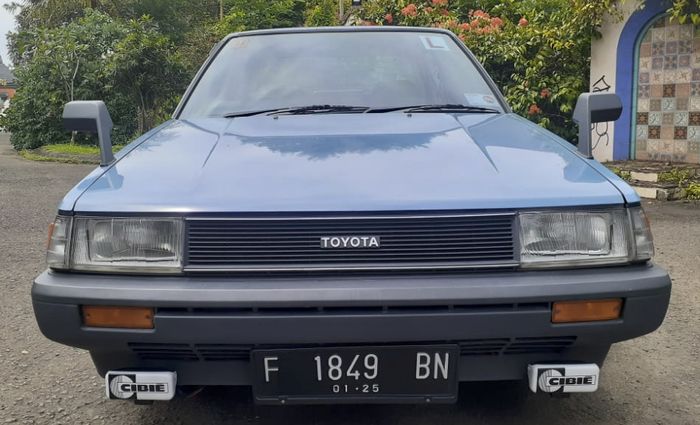 Fascia depan Toyota Corolla GL