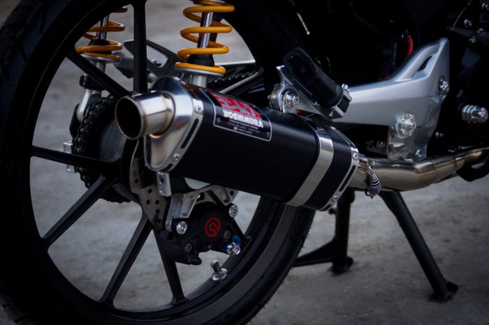 Di kaki belakang tak kalah istimewa