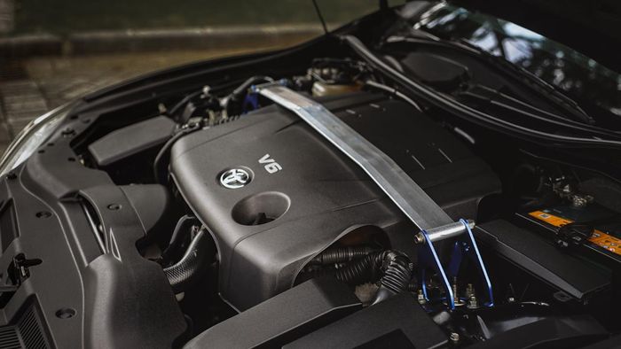 Pasang strut bar Cusco di depan dan belakang