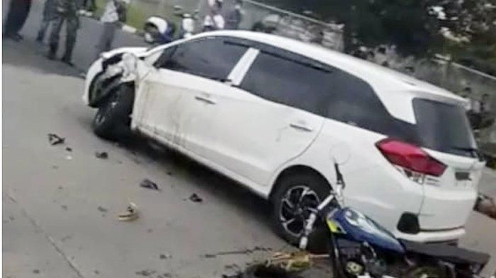 Honda Mobilio ditebas Yamaha RX-King di depan Bandara Adi Soemarmo