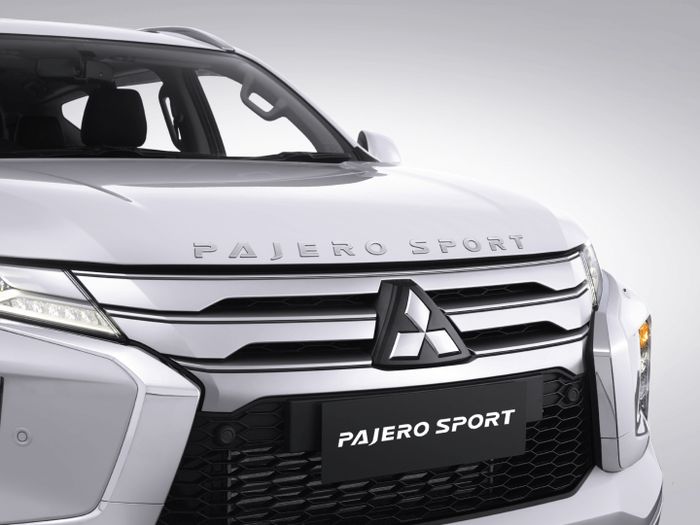 Hood Emblem Mitsubishi New Pajero Sport