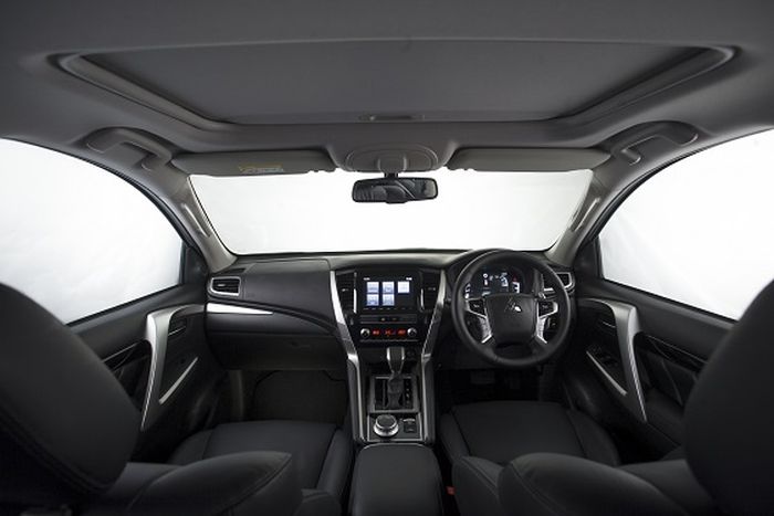 Interior Mitsubishi New Pajero Sport