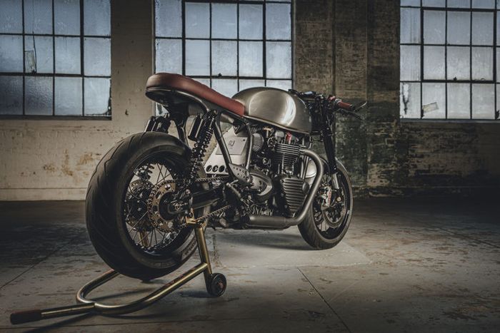 Subframe dan jok Triumph Thruxton ini dikustom semua