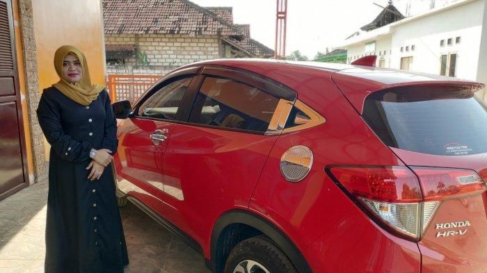 Honda HR-V milik Siti Nurul Hidayatin (32), salah satu warga Sumurgeneng, Jenu, Tuban yang jadi miliarder dadakan