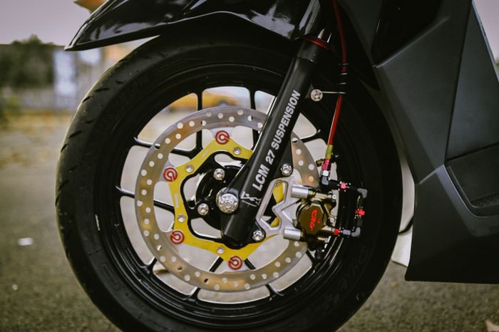 Tampilan kaki depan Honda Vario 150 ini
