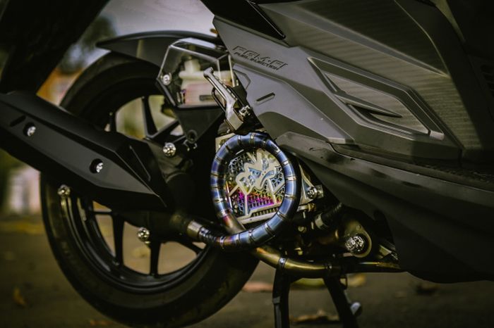 Leher knalpotnya unik banget