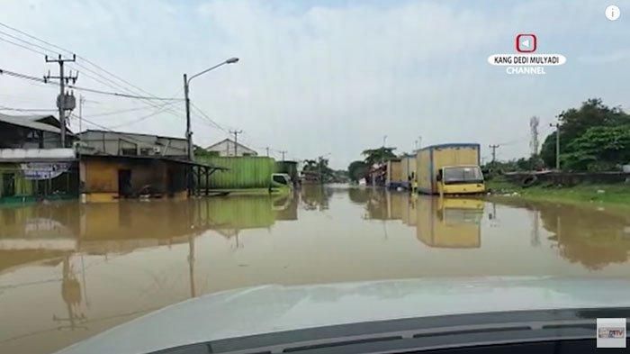 Range Rover Vogue Dedi Mulyadi saat terjang banjir