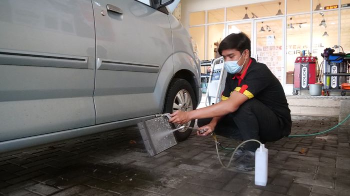 Cuci evaporator di Dokter Mobil