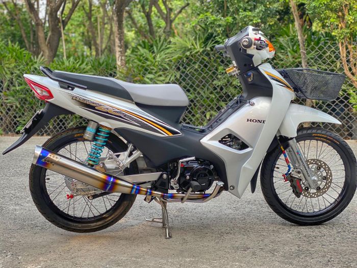 Honda Supra Fit dengan modifikasi impresif