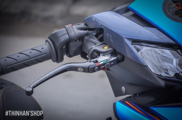 Yamaha MX King 150 ini diberi master rem Brembo RCS