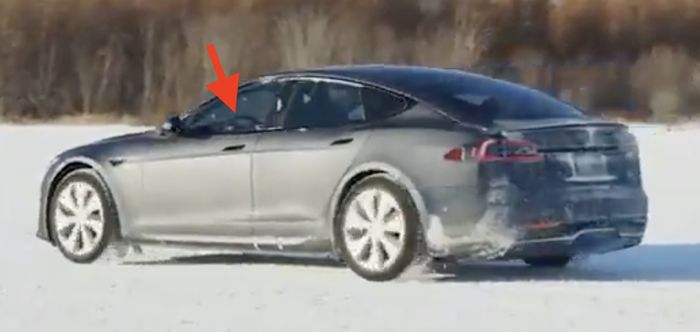 Tesla Model S Plaid bakal menggunakan setir biasa