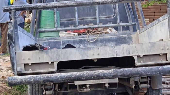 Mitsubishi L300 yang melindas Honda Scoopy beserta pengendara di Bontang Baru