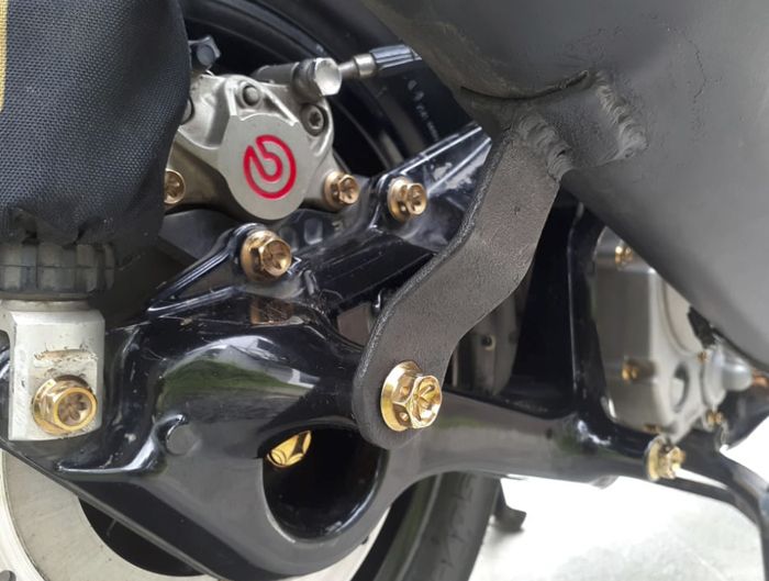 Kaliper rem Yamaha XMAX upgrade dengan Brembo 2 pot