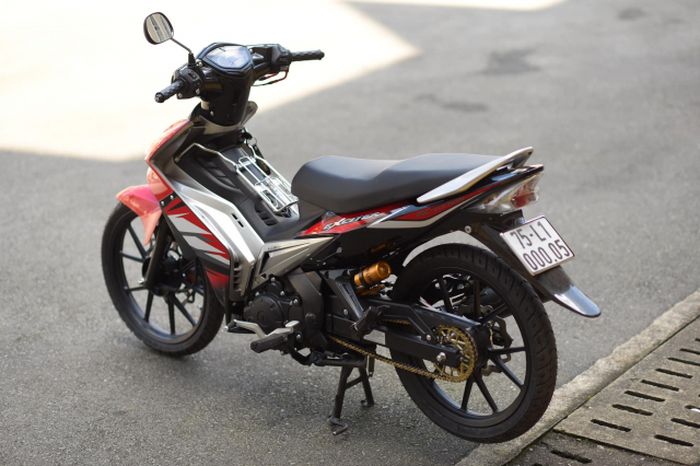 Modifikasi Yamaha Jupiter MX 135 ini makin menawan