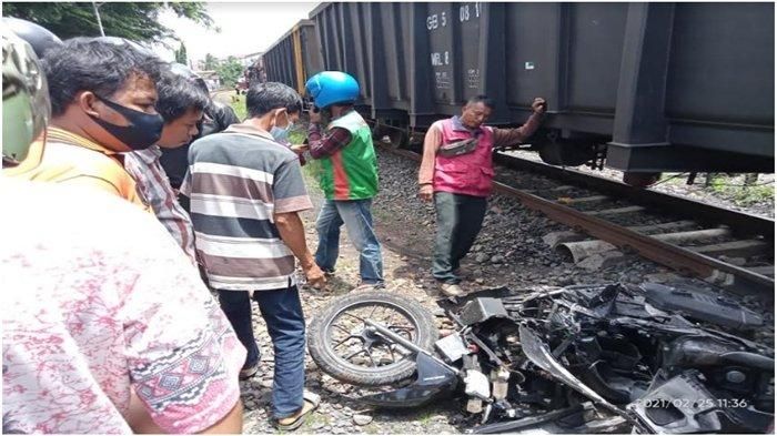 Honda Vario 125 yang tertabrak kereta api batu bara di Pelitasari, Muara Enim