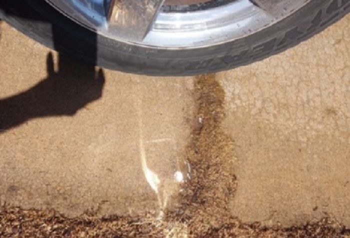 Pantulan cahaya dari pelek krom bisa menimbulkan api jika terkena benda mudah terbakar.