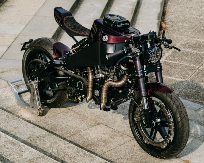 Kaki-kakinya mendapat penggantian suspensi