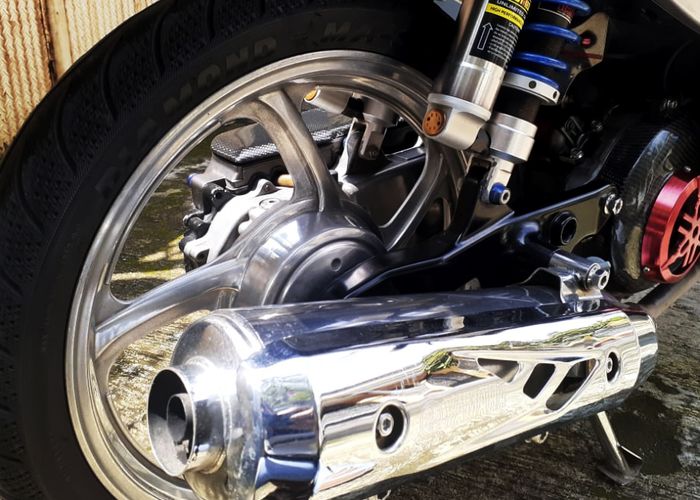 Kaki-kaki Yamaha Nouvo lele kinclong aksen krom