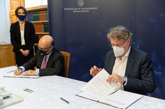 Penandatanganan kontrak MotoGP Hungaria 2023
