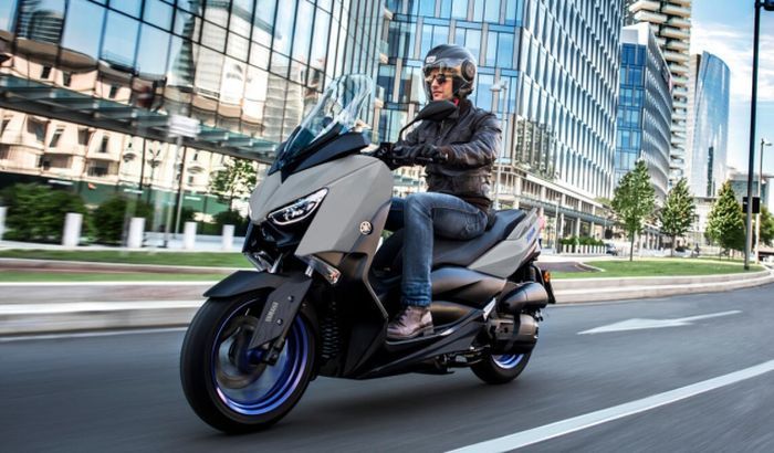Yamaha XMAX 2021 meluncur, punya warna dan mesin baru!