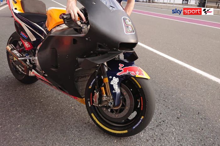 Stefan Bradl mencoba fairing baru