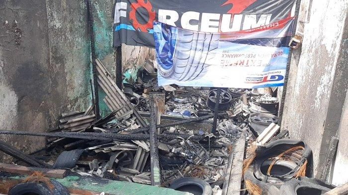 Sisa kebakaran di bengkel velg ban milik Yusrha di Jalan Diponegoro, Kecamatan Tambun Selatan, Kabupaten Bekasi.  (TRIBUNJAKARTA.COM/YUSUF BACHTIAR)